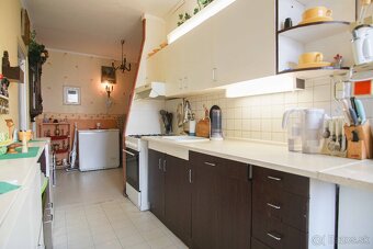 2-izbový byt prerobený na 3-izbový s balkónom blízko stanice - 4