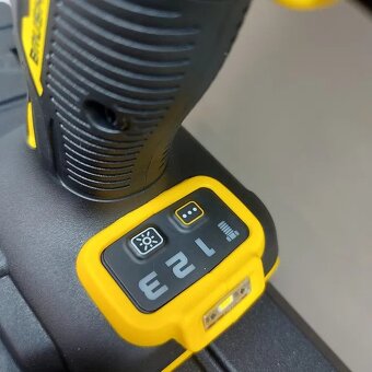 Nový Aku rázový utahovák Dewalt DCF961NT - 4