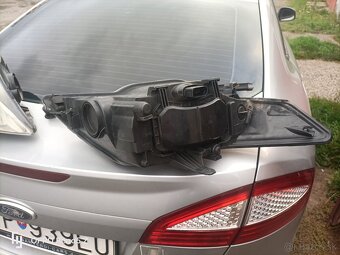 Predné svetlo pravé - ľavé Ford Mondeo mk4 - 4