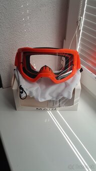 Prilba a okuliare - 4