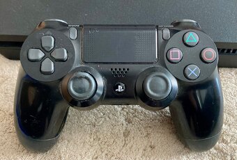 PS4 Slim 500GB + ovládač + 3 top hry (GoW, FIFA, Horizon) - 4