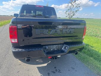 Dodge Ram 1500 Classic 2023 Hemi 5,7 - 4