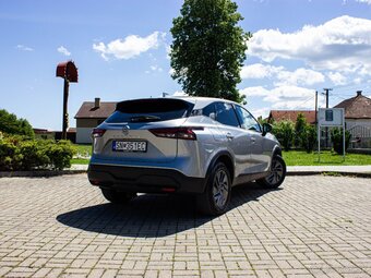 Nissan Qashqai 1.3 DIG-T MILD HYBRID - 4