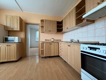 Na predaj: 3 izb.byt + 2x balkon + kumbál - 4