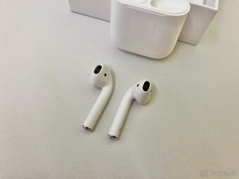 Apple AirPods 2 Gen - 4
