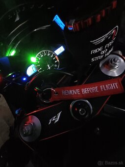Yamaha R1 RN12 - 4