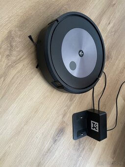 Robotický vysávač iRobot Roomba j7 - 4
