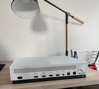 XBOX ONE S - 4