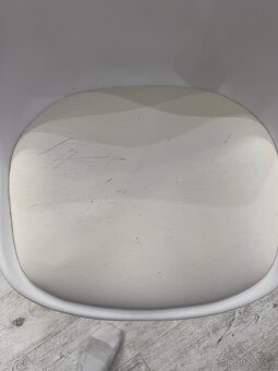 Predám 4ks kuchynské stoličky - 4