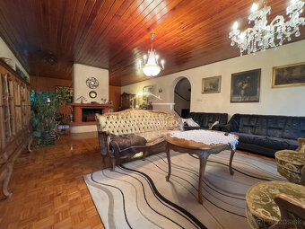 Atypický, priestranný rodinný dom v tichej časti Komárna - 4