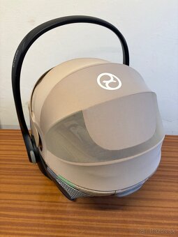 Polohovateľná autosedačka Cybex Cloud T i-Size plus - 4