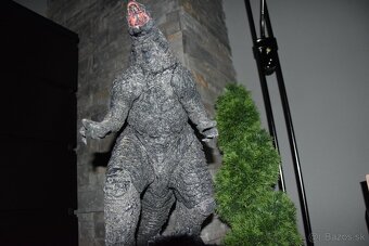 Figurka Godzilla LED podsvietenie - 4