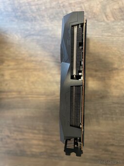 ASUS ROG Strix RX 5500 XT 8GB - 4