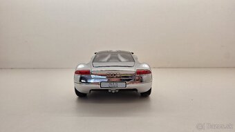 1:18 AUDI AVUS - 4