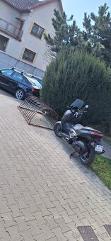 Predám skúter xmax 125 - 4