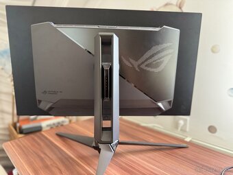 ASUS ROG Swift PG32UCDM – 32” 4K 240 Hz QD-OLED - 4