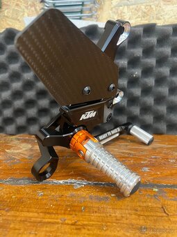Stupačky KTM Superduke R 2020—> 2025 - 4