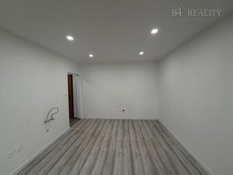 Kompletne zrekonštruovaný 2i byt s KK, 34m2 + balkón, Karpat - 4