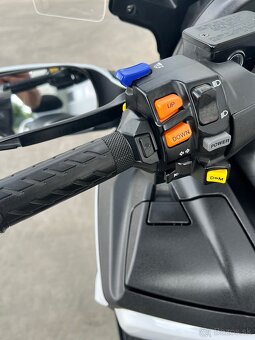 Suzuki Burgman 650 - 4