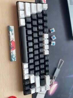 60% mechanická herná klávesnica HISJ V800 - 4