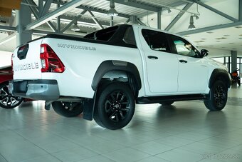 Toyota Hilux DC 2.8 I D-4D Invincible Sport 4x4 A/T - 4