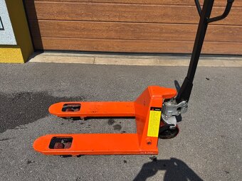 Paletovy vozík 2,5 T - 4