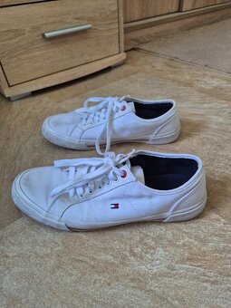 Tommy hilfiger tenisky biele (veľ 41) - 4
