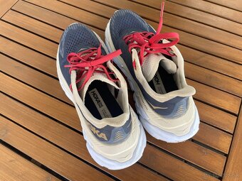 HOKA Clifton Edge 38 - 4