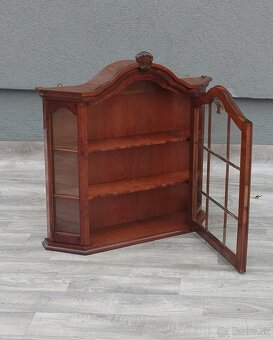 Vitrína nástenná – 71 x 67 x 16 cm. - 4