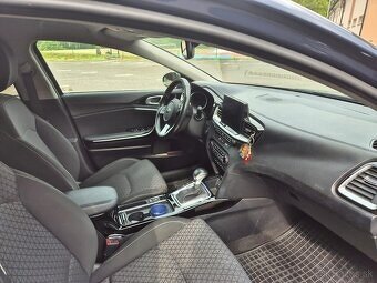 KIA Ceed Combi 1,6 automatc - diesel - 4