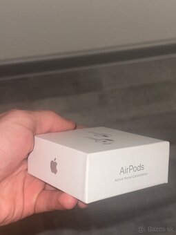 Apple AirPods 4 ANC - 4