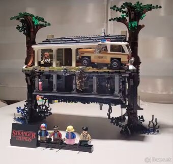 Stranger Things Upside Down 75810 + 11370 creel house - 4