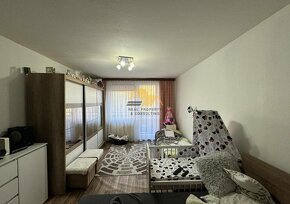 Znížená cena Predám 2 izbový byt s balkónom v Nových Zámkoch - 4