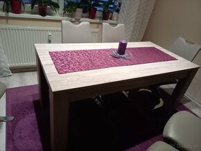 Stôl a stoličky - 4