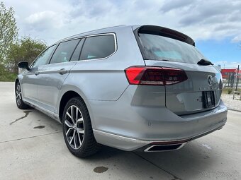 Volkswagen Passat Variant 2.0 TDI Executive DSG - 4