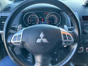 Mitsubishi Outlander 2.2 DI-D 4x4 7 Miestne Automat 156 k - 4