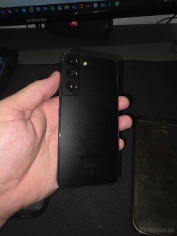 Samsung Galaxy S22 - 4