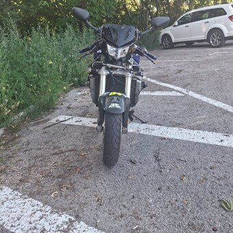 Suzuki gsxr 750 K1 - 4