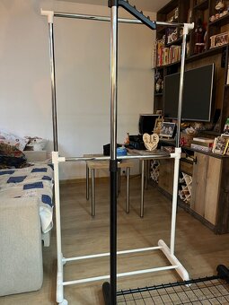 Rezervovane_Stojan na vešiaky - 4