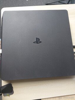 Predam PS4 s 3 ovladacmi - 4