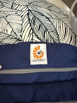 1. ERGOBABY Nosič 360 COOL AIR MESH - FRENCH BLUE - 4
