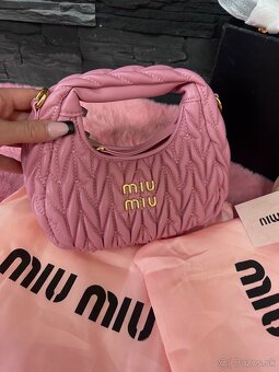 Miu miu čierna kabelka - 4