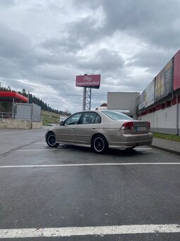 Honda Civic 7g sedan 1.6 v-tec - 4