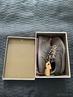 Nike Travis Scott Jordan 1 Low Velvet Brown - 4