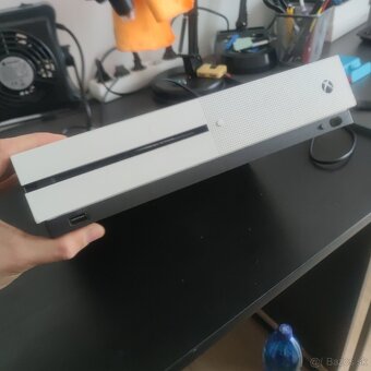 Xbox One S 1TB - Nefunkčný - 4