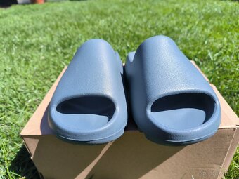Yeezy Slide Slate Marine veľkosť 42 - 4