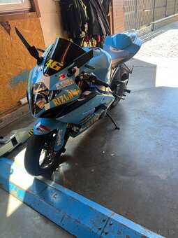 Suzuki gsxr 1000 - 4