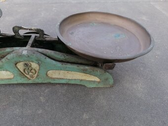 Predám starožitné váhy - 4