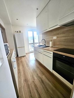 VÝNIMOČNÝ 3-IZBOVÝ BYT V CENTRE TRENČÍNA S 2 BALKÓNMI - 4