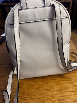 Guess ruksak - 4